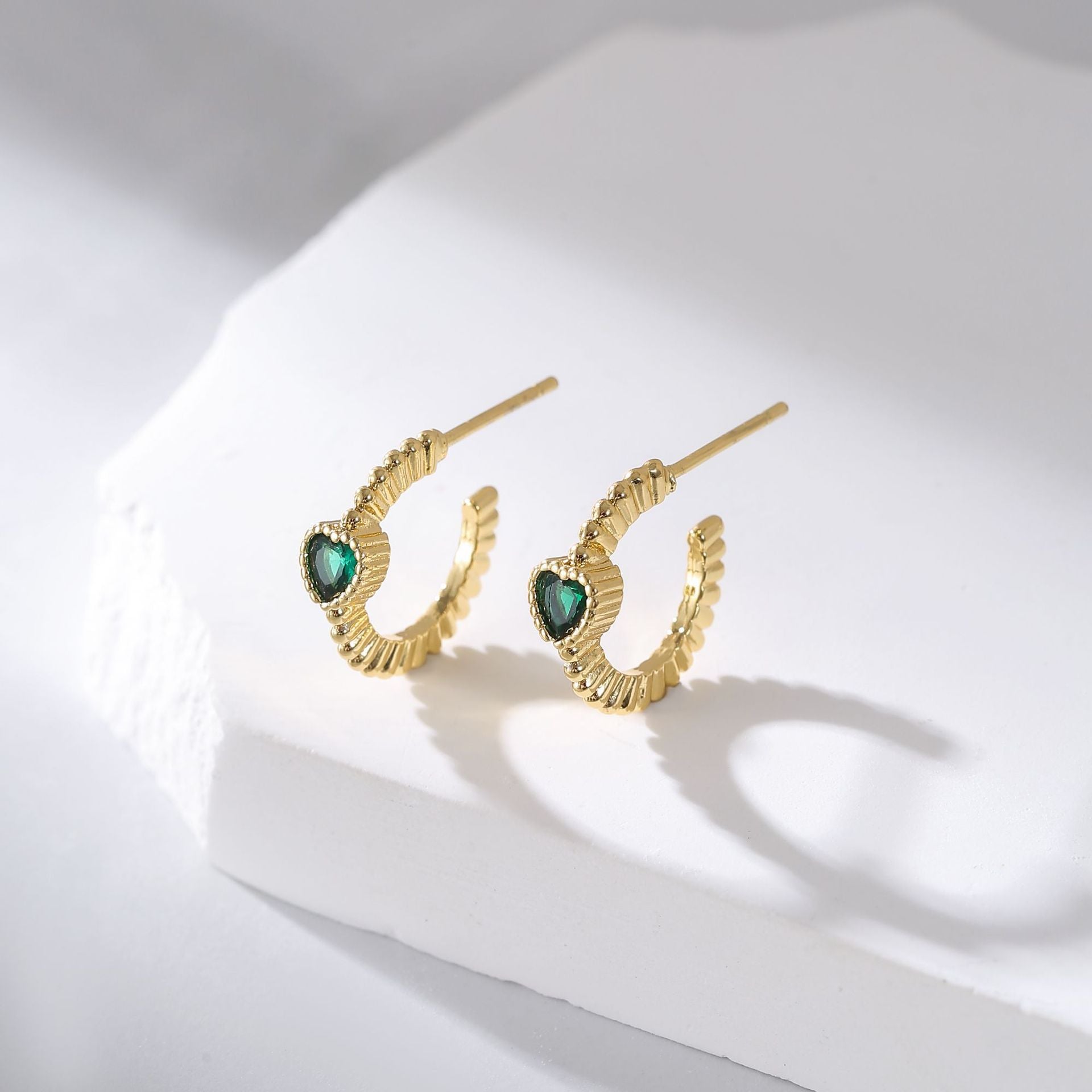 Wholesale Valentine's Day gift copper plated gold inlaid zircon love earrings heart-shaped earrings jewelry